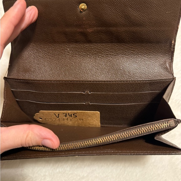 Louis Vuitton Damier great condition wallet - Picture 6 of 9